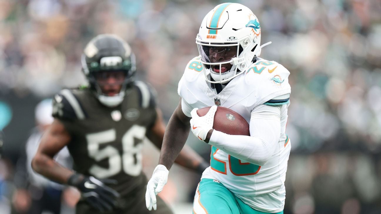 Dolphins-Achane-Leaves-Game-with-Rib-Injury-Coach-McDaniel-Confirms.jpeg