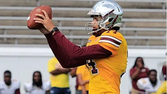 Dominique Ponder muere a los 23 años: Deion Sanders, el fútbol universitario lamenta la muerte del QB de Colorado después de un accidente automovilístico.