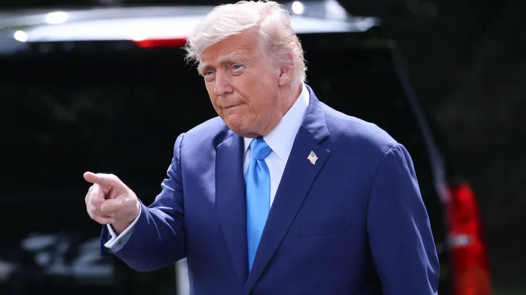 Josh Pate le preguntó a Donald Trump en su programa de fútbol universitario