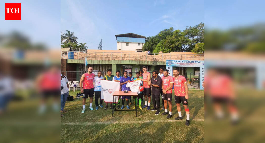 East-Bengal-Celebrates-Unity-in-Football-While-Preparing-for-Super.jpg