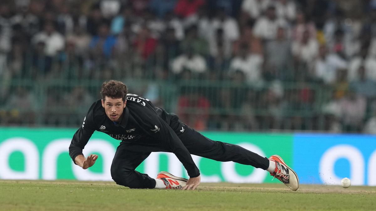 VÍDEO | Nos hemos acostumbrado a marcar a los jugadores más débiles en el mismo barco que Sudáfrica: Santner de cara a la semifinal del Mundial T20