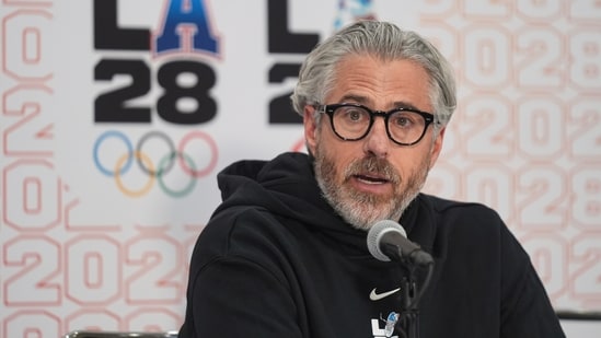 Casey Wasserman en los archivos de Epstein: los correos electrónicos del jefe de los Juegos Olímpicos de Los Ángeles a Ghislaine Maxwell se vuelven virales; ‘¿Podemos reservar este masaje?’