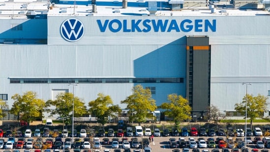 Volkswagen planea eliminar hasta 100.000 puestos de trabajo y cerrar cuatro fábricas alemanas