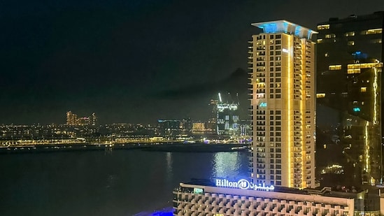 VIDEO: Momento exacto en el que el Fairmont Palm Jumeirah de Dubái fue atacado en medio del conflicto entre Estados Unidos e Irán