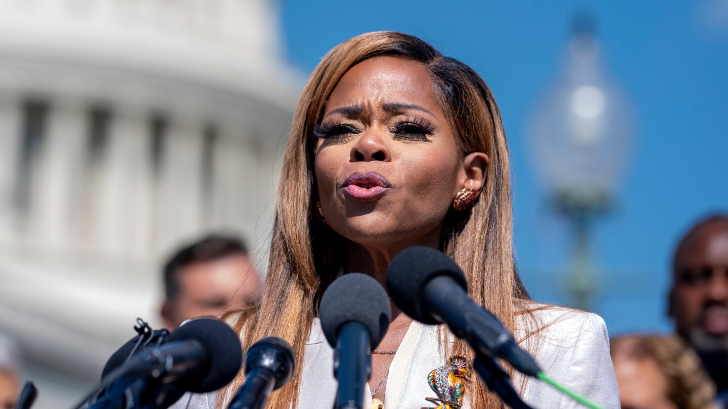 Federal-Judge-Sets-60000-Bond-for-Rep-Sheila-Cherfilus-McCormick-Amid.com2F2f2F352Fe26273a3edbc5f09d648c89aec222F2cb4ad3ecfb843f684c1.jpeg