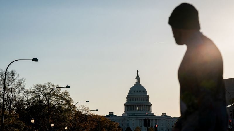 Federal-workers-return-to-chaos-after-government-shutdown-ends.jpg