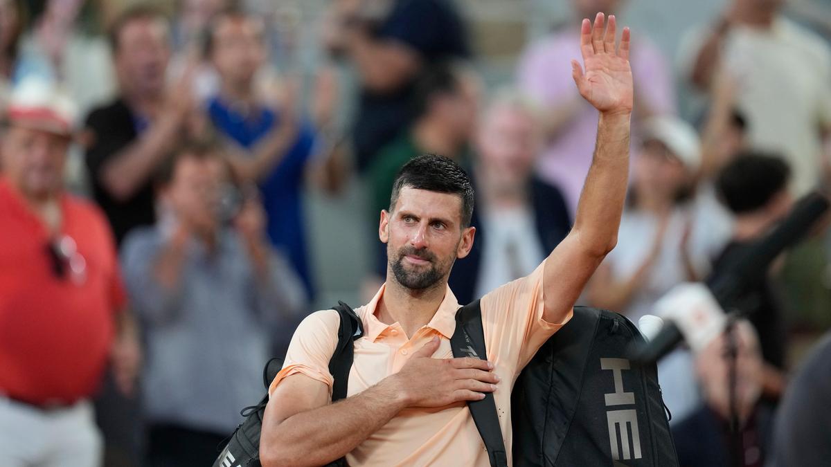 ¿Novak Djokovic volverá a jugar el Abierto de Francia tras quedar eliminado en tercera ronda en 2026?