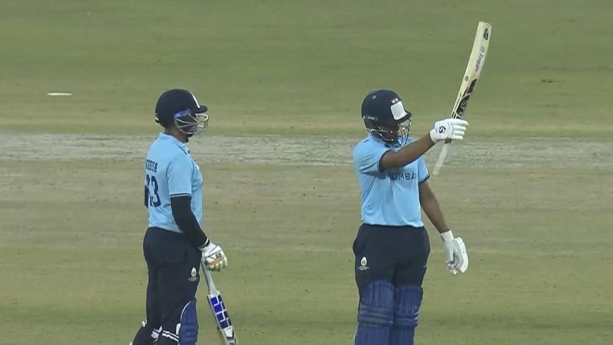 SMAT 2025-26: Mhatre de Mumbai anota 104 invicto contra Andhra, segundo siglo T20 consecutivo