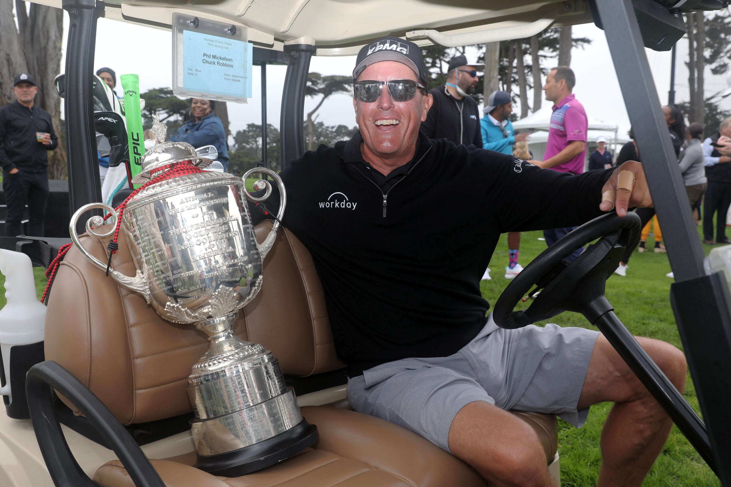 Phil Mickelson acusado de conducta “inapropiada” con una mujer y expulsado del club de golf