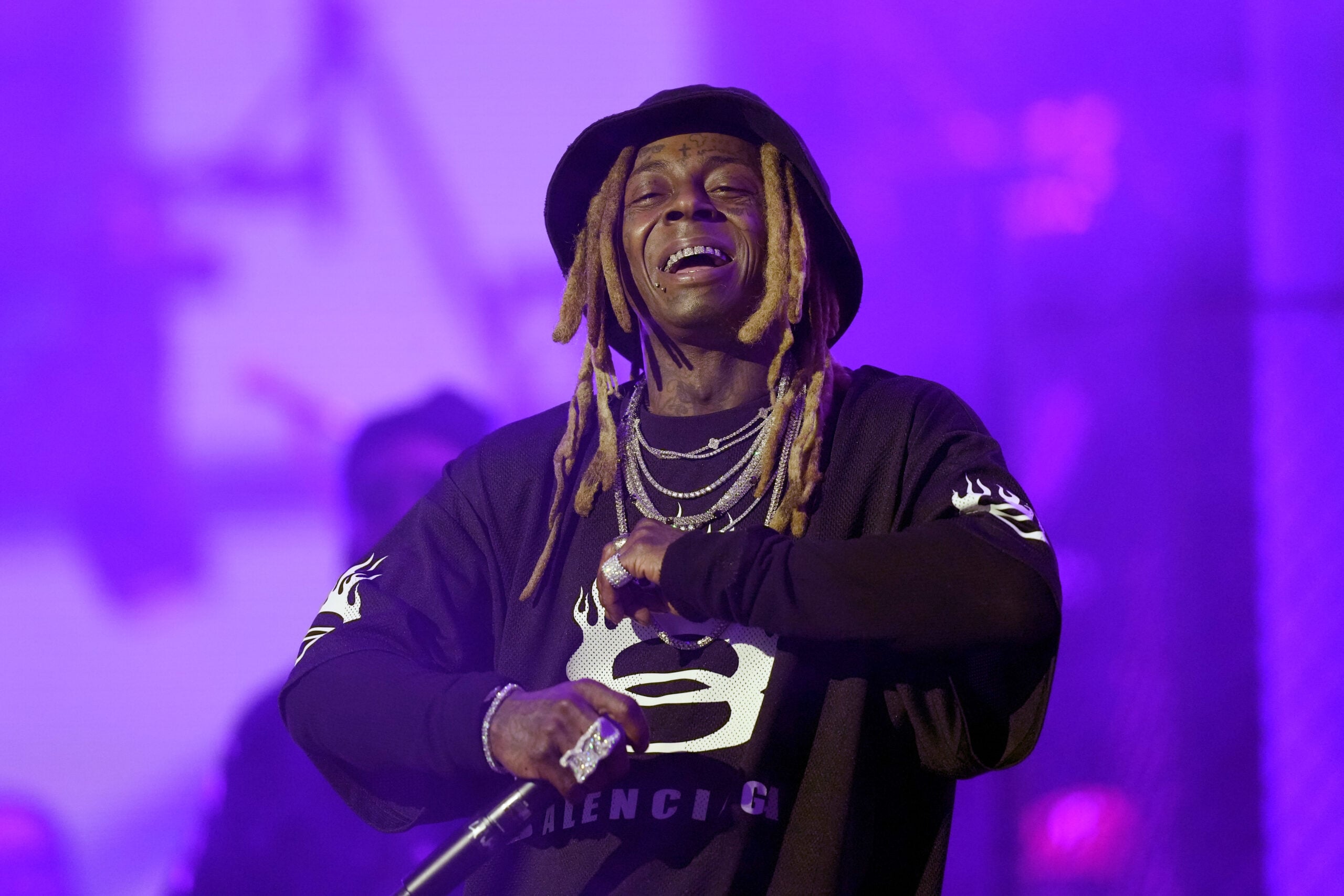 Lil Wayne se comprometió con una mujer MUCHO más joven: ¿Felicidades o qué miedo?