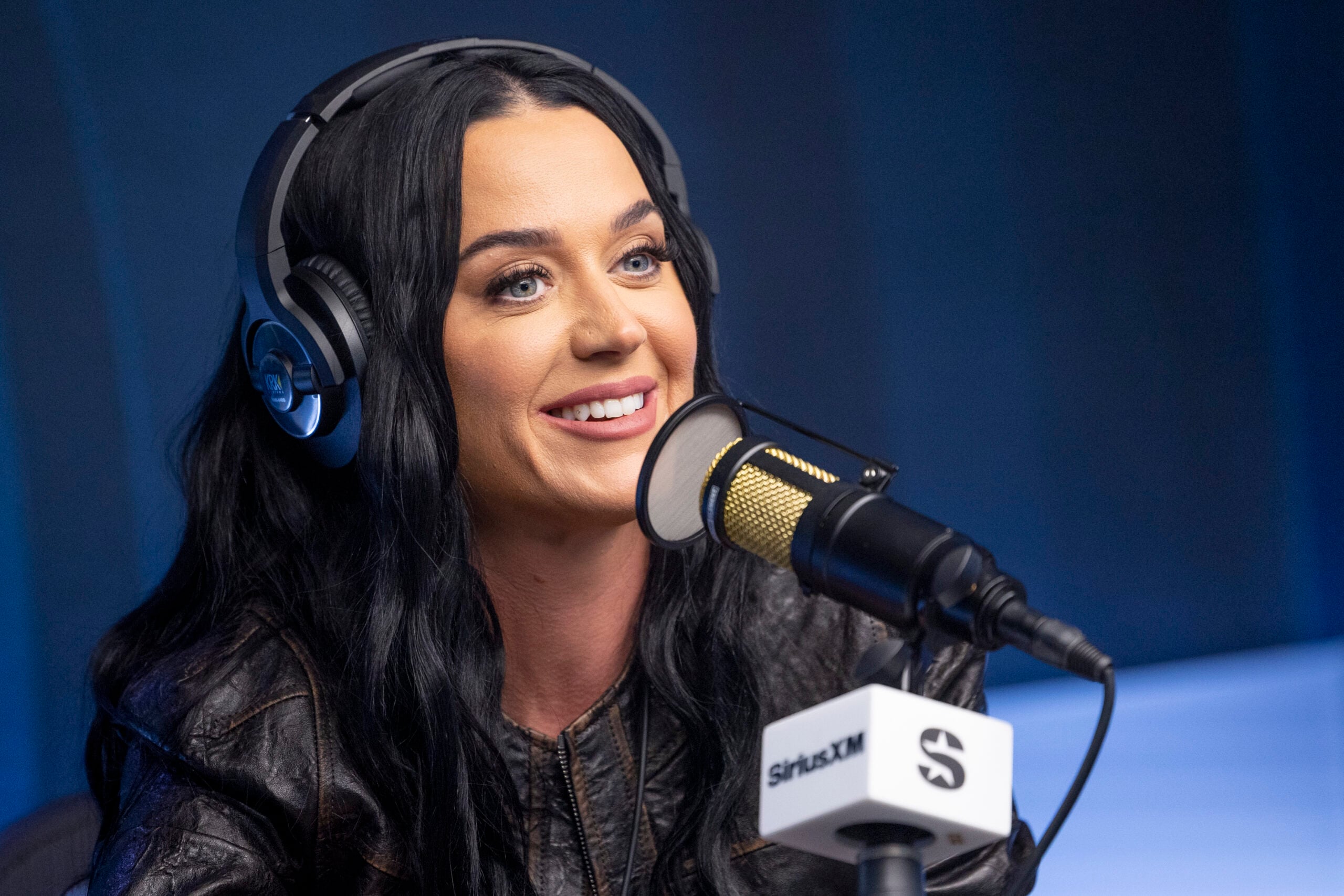 Katy Perry llora en reacción al compromiso de su ex Josh Groban: ¿Qué está pasando aquí?