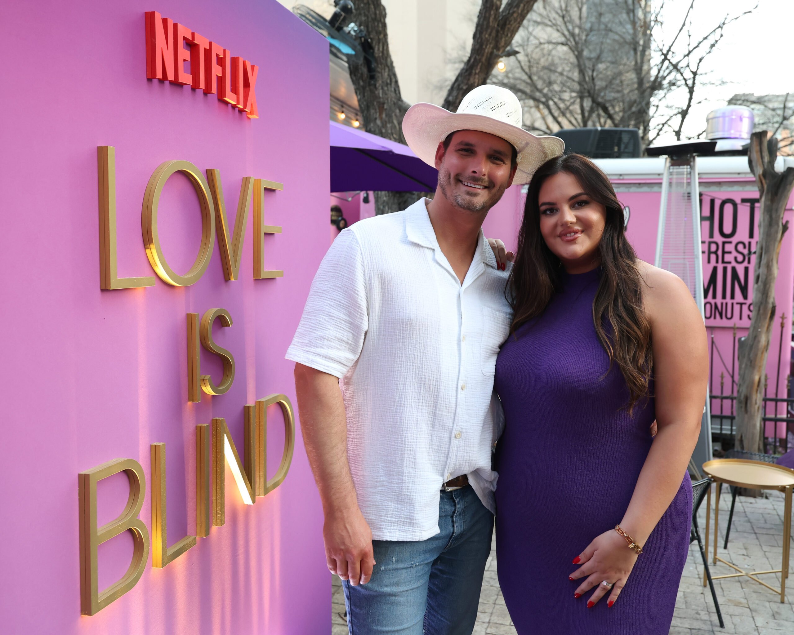 Las estrellas de ‘Love Is Blind’ anuncian el divorcio un año después del nacimiento de su hija