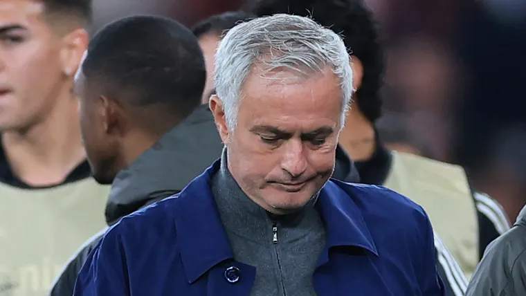 La cobarde respuesta de José Mourinho a las acusaciones de abuso racial de Vinicius Jr es una mancha en una carrera legendaria