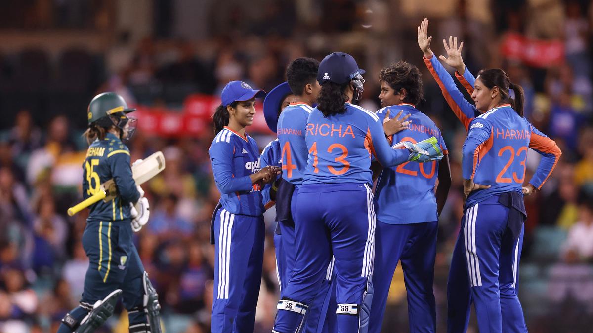 AUS-W vs IND-W: India vence a Australia por 21 carreras por DLS en el primer T20I