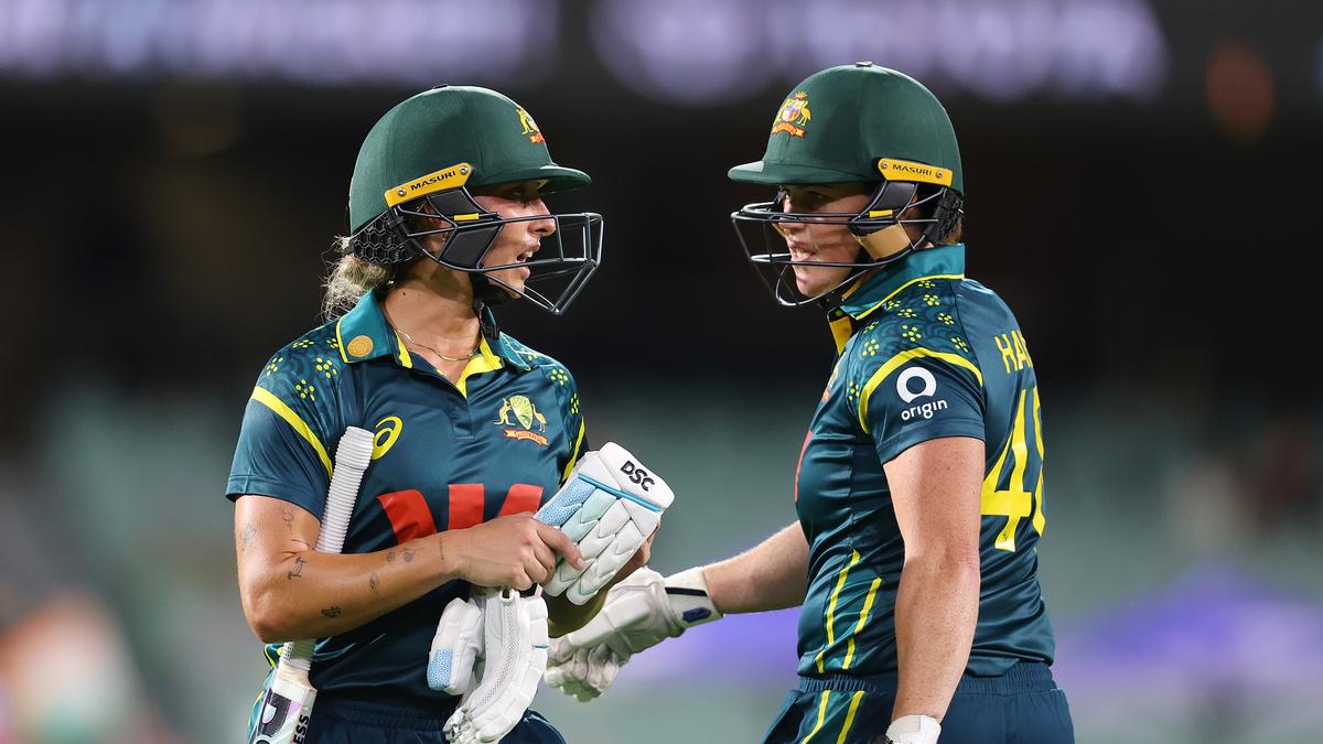 AUS-W vs IND-W: Grace Harris desestimó un hit en el partido decisivo entre Australia e India