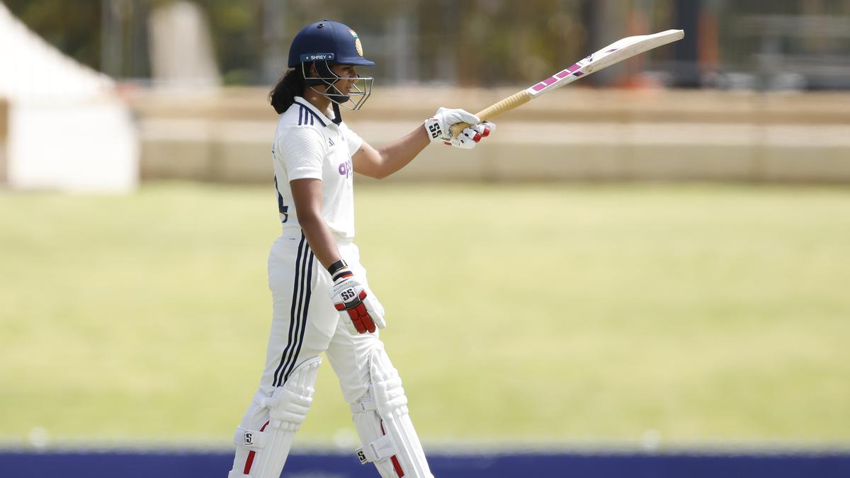 Pratika Rawal firma con Warwickshire Bears para la temporada nacional de 2026 en Inglaterra