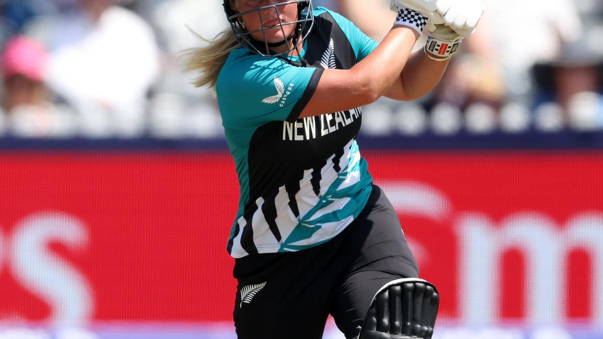 Copa Mundial Femenina T20 2026: los primeros cincuenta de Sharp superan a Nueva Zelanda por delante de Escocia