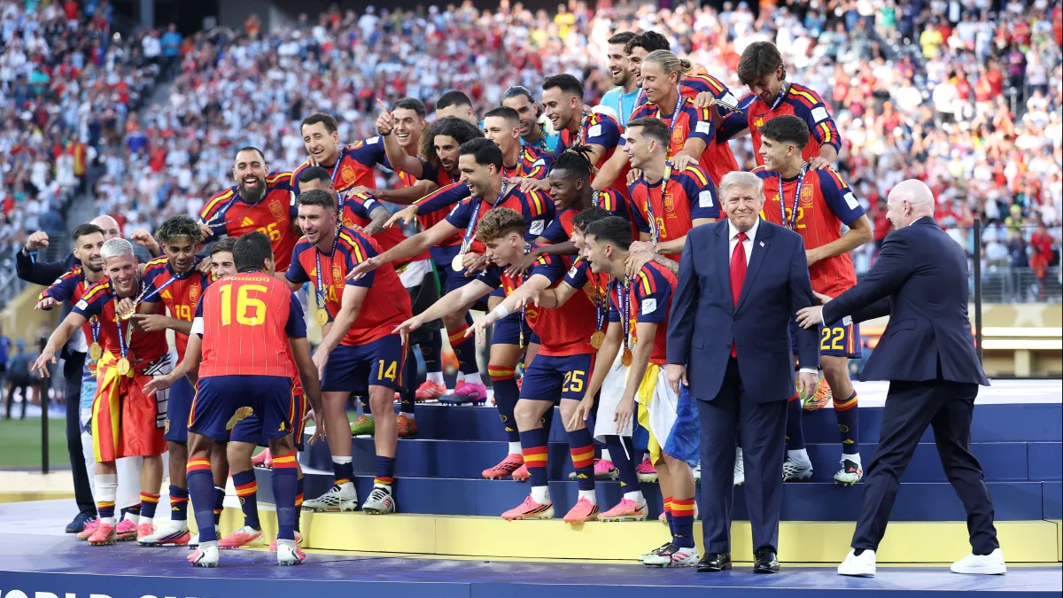 Por qué España eliminó a Donald Trump de las fotos de la celebración del Mundial