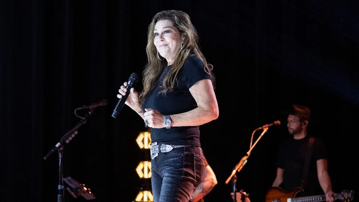 Gretchen-Wilson-Discusses-Her-Transition-from-The-Masked-Singer-to.jpeg