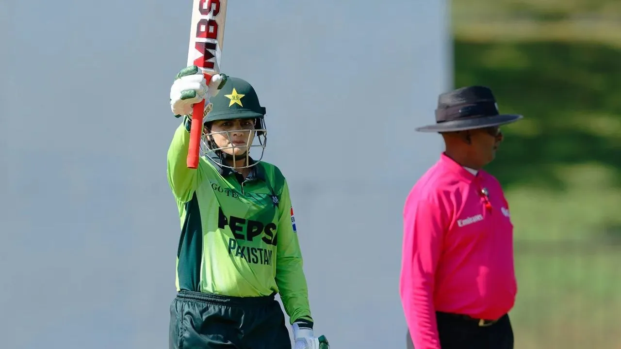 Las explosivas entradas de Gulla Feroza llevan a Pakistán a una victoria dominante sobre Sri Lanka en el primer choque de ODI