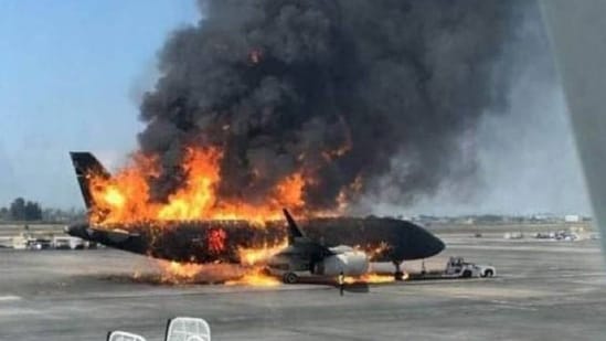 ¿Avión de Volaris quemado en Guadalajara en medio de violencia? Imagen viral de verificación de datos