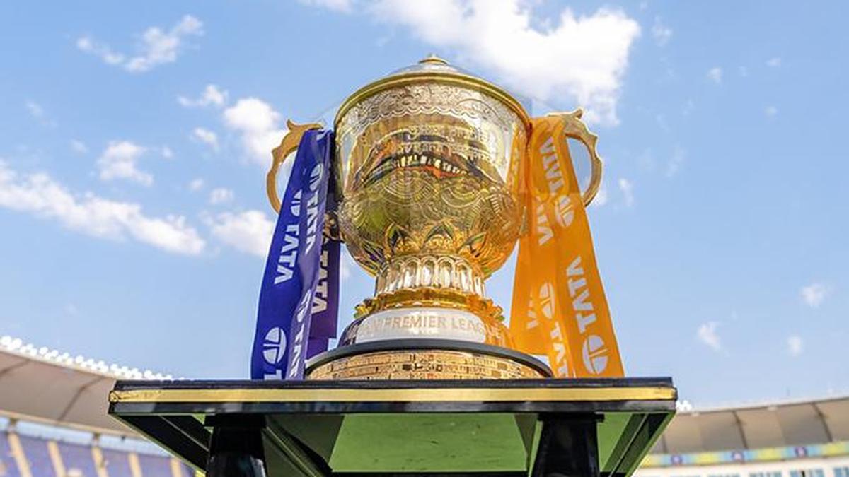 IMG_LATEST_IPL_TROPHY_2_1_1LFN0A9E.jpg