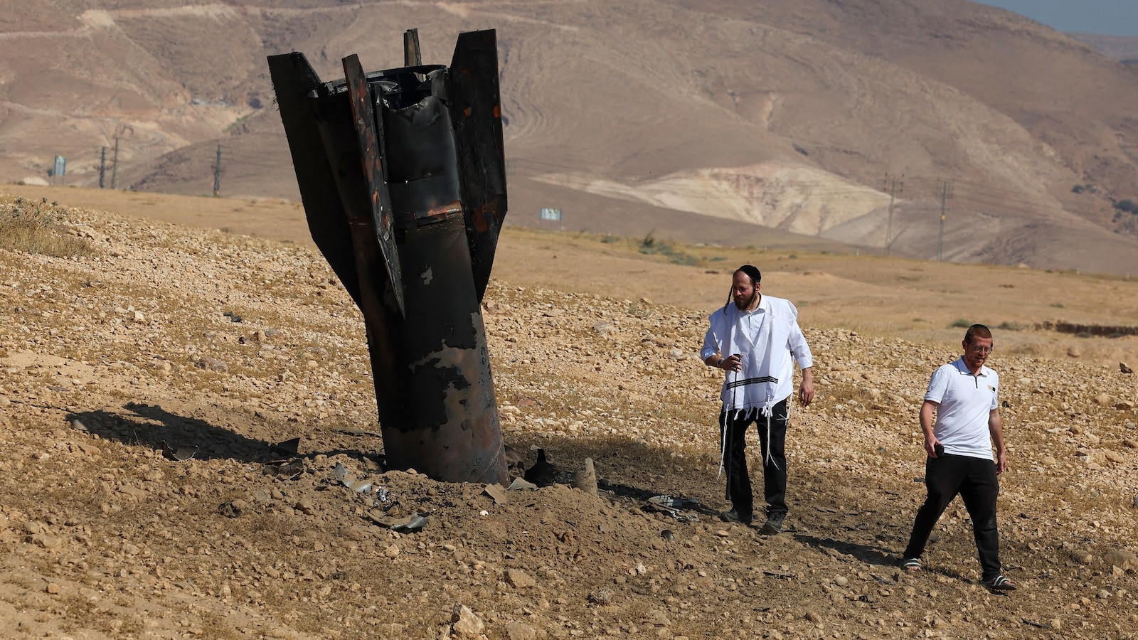 Israel-rocket-DB-260608_1780902382450_hpMain_16x9.jpg