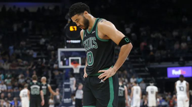 Celtics Jayson Tatum tuvo un tiro en suspensión roto