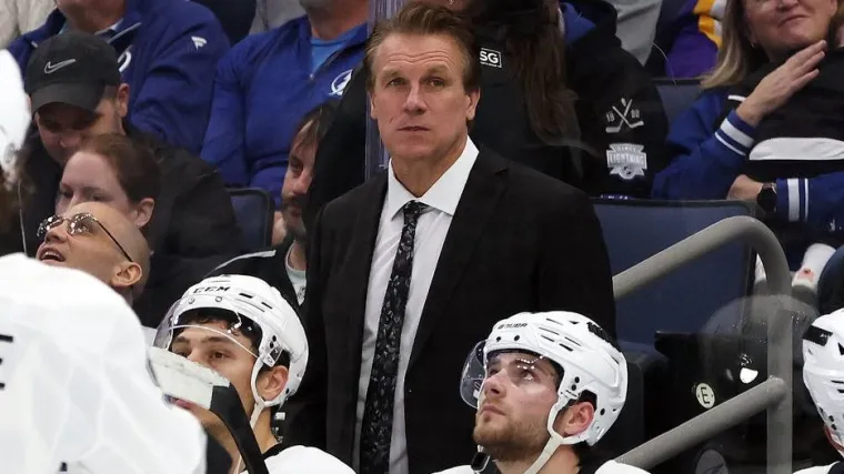 Por qué los Maple Leafs contrataron a Jim Hiller en una sorprendente decisión como entrenador en jefe de la NHL
