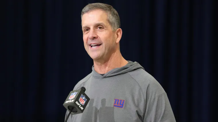 Los Gigantes, John Harbaugh, buscan una decisión de agente libre de $40 millones