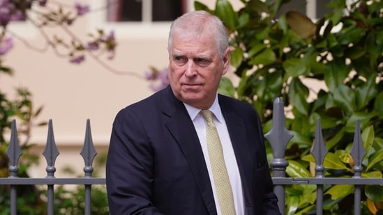 Archivos de Epstein: un alto funcionario eslovaco dimite y pide al ex príncipe Andrés en Gran Bretaña que coopere