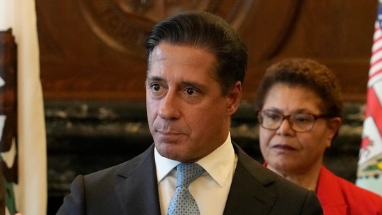 Tania DeLuzuriaga: La supuesta aventura de Alberto Carvalho con un periodista de Miami resurge en medio de una redada del FBI en el LAUSD