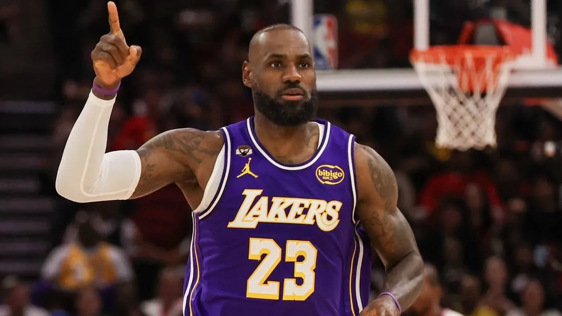 La ex superestrella de los Lakers, LeBron James, se verá obligada a cambiar un contrato de 8 millones de dólares con los 76ers