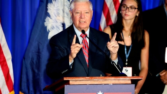 Cuando Lindsey Graham casi se casa con una azafata llamada “Sylvia”