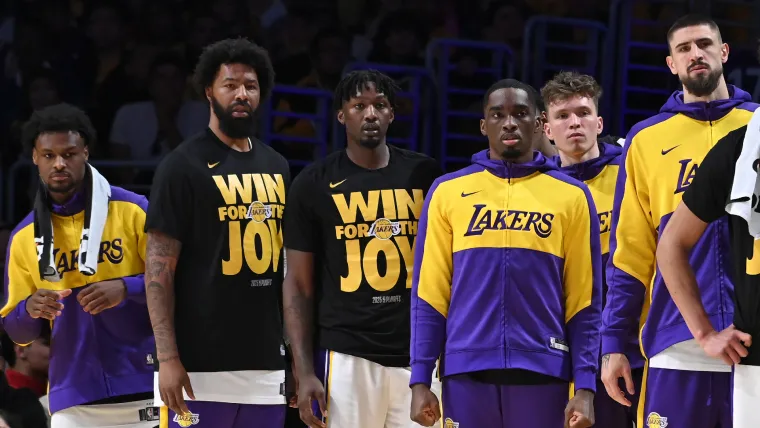 El exitoso intercambio propuesto entre cuatro equipos de los Lakers consigue la estrella de los Knicks y campeona de la NBA por valor de 212 millones de dólares
