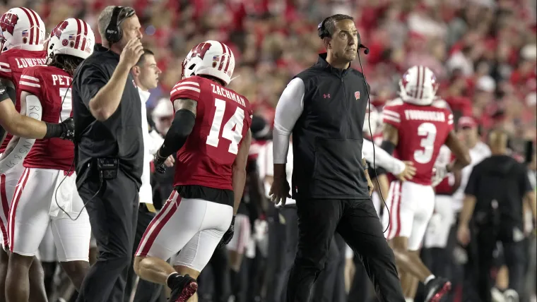 Luke Fickell de Wisconsin es atacado salvajemente por ESPN mientras aumentan las conversaciones de pretemporada