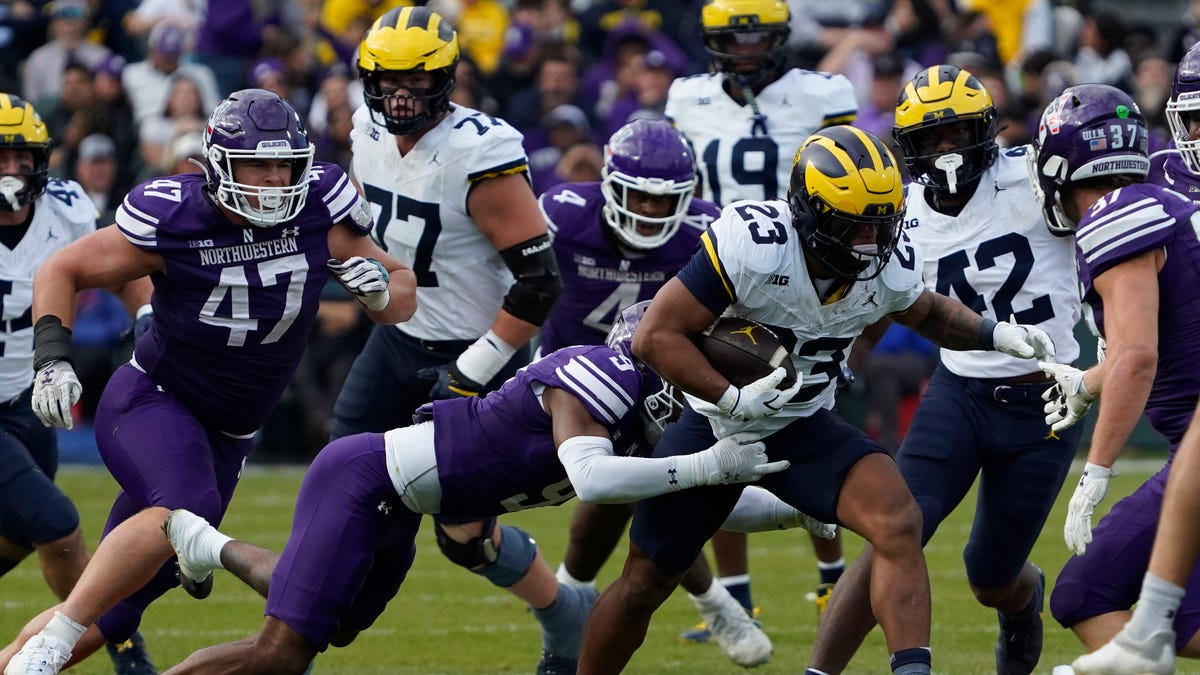 Michigan-Football-Faces-Injury-Concerns-as-Running-Back-Jordan-Marshall.jpg