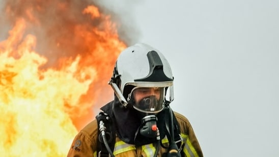 Incendio de Milwaukee: videos escalofriantes de 5 alarmas se encienden cerca de Hampton mientras los bomberos responden; mirar
