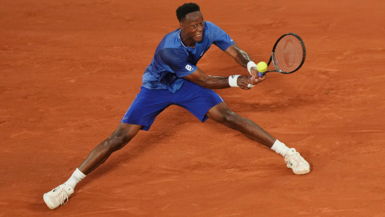 Wawrinka y Monfils quedaron eliminados del Abierto de Francia tras perder en primera ronda