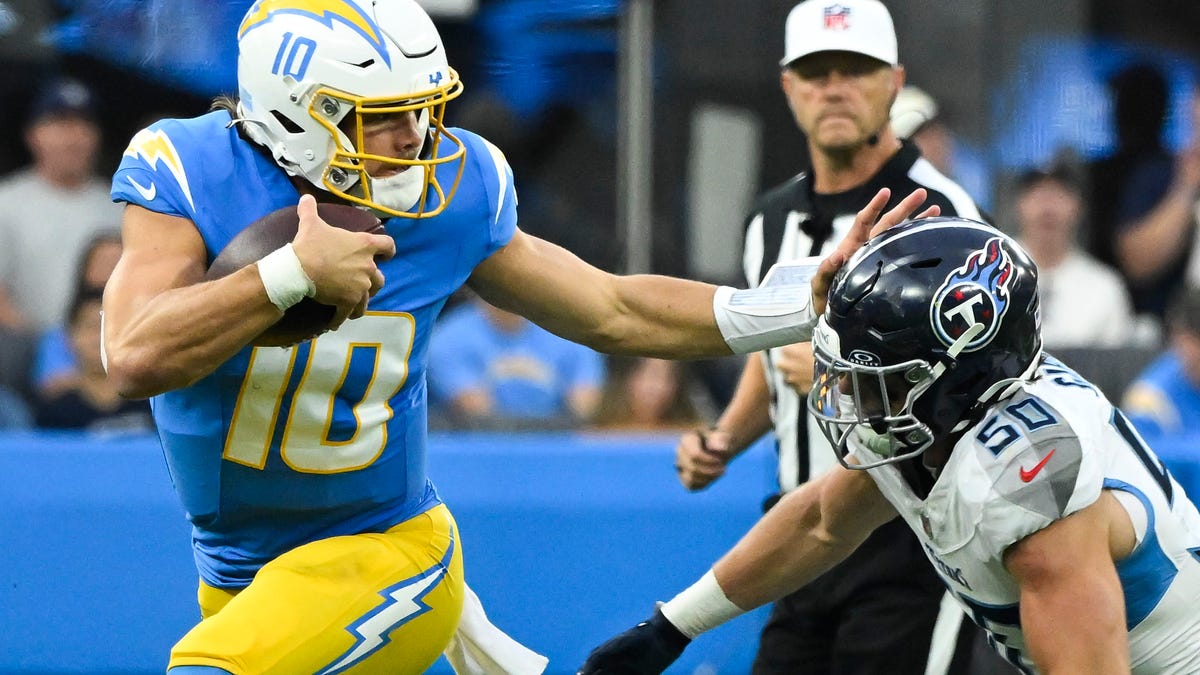 NFL-Week-9-Preview-Chargers-vs-Titans-Showdown.jpg