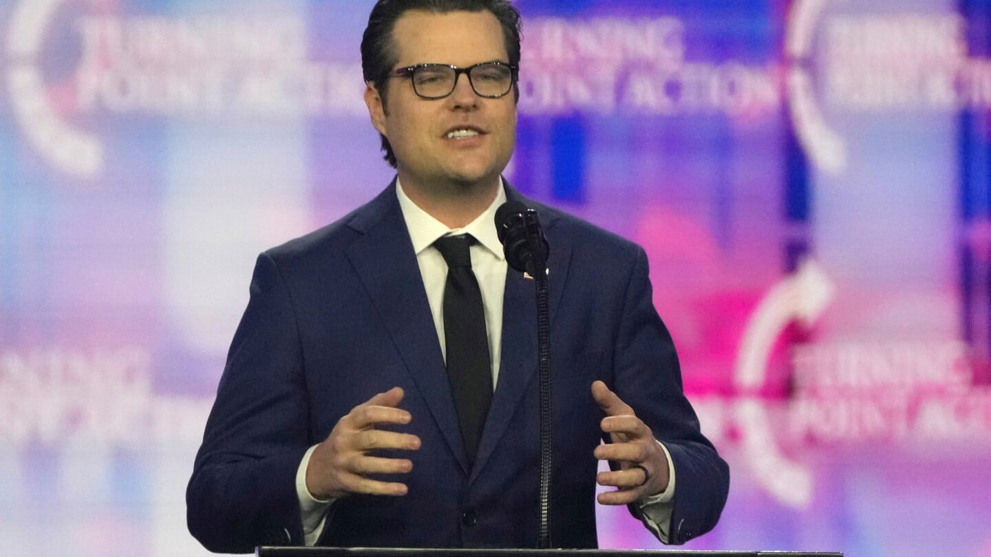 Nuevas reglas y cambios en las sesiones informativas del Pentágono dirigidas por Kingsley Wilson del Departamento de Defensa