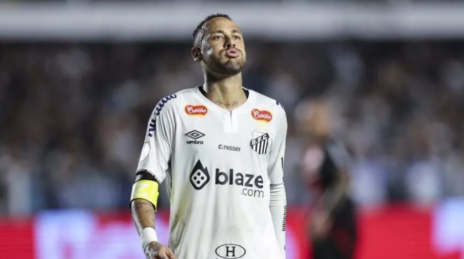 Según un excompañero del PSG, Neymar reveló una extraña costumbre en el baño