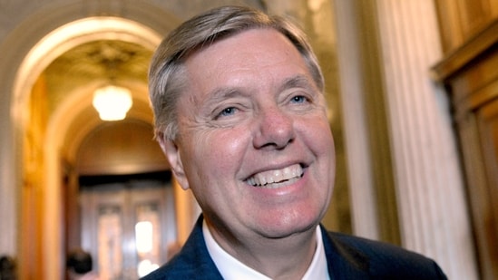 Muere Lindsey Graham: ‘casi 20’ agentes del FBI y otras agencias entran en la casa del senador en Washington | Video