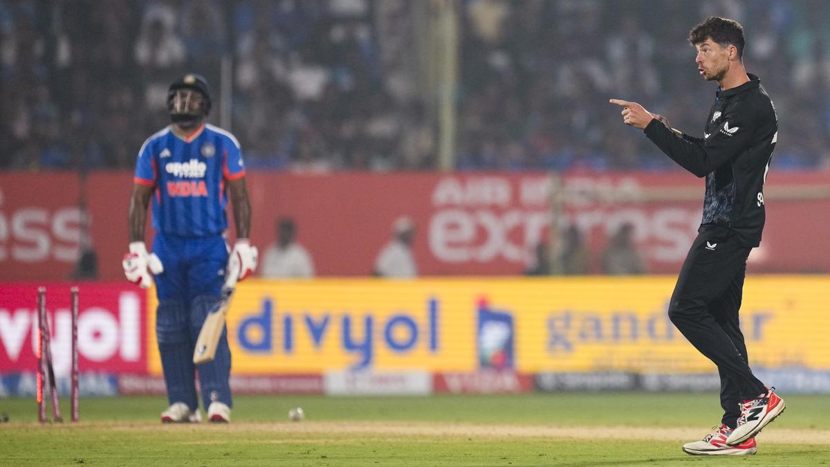 Mi papel es jugar a la defensiva y marcar terrenos de esa manera: el spinner neozelandés Santner