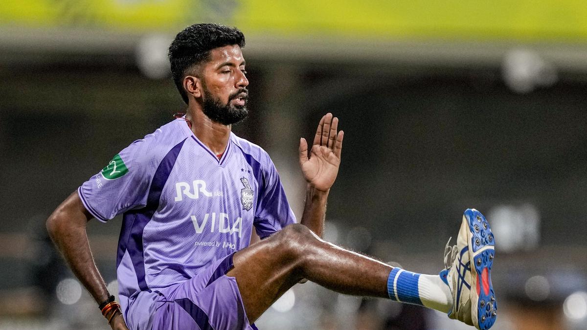 RCB vs KKR, IPL 2026: ¿Quién es el jugador de bolos rápido de Vidarbha, Saurabh Dubey, que se espera que haga su debut contra el Royal Challengers Bengaluru?