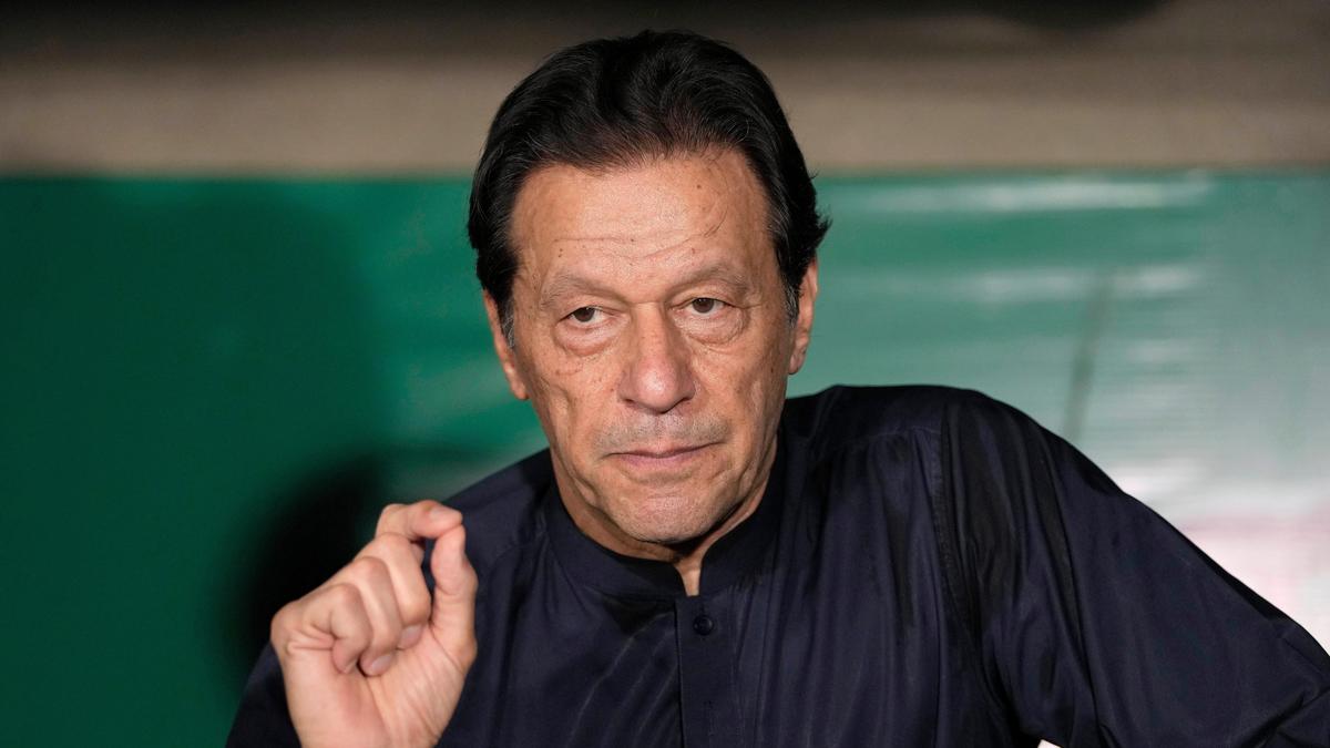 Gavaskar, Kapil y Lloyd se encuentran entre los 14 capitanes legendarios que apelan al gobierno de Pakistán por un trato justo para Imran Khan en la cárcel.