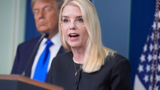 Se revela la primera reacción de Pam Bondi ante la decisión de despido de Trump: ‘Traté de hacerle cambiar de opinión’