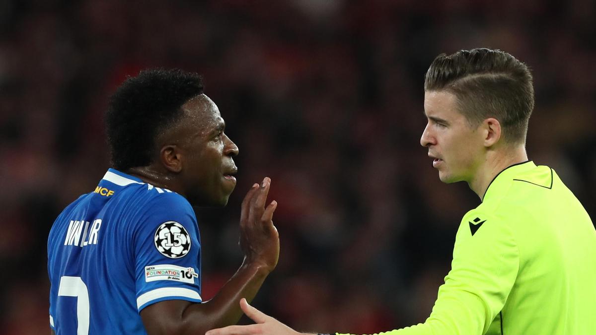 La UEFA investigará las acusaciones de “comportamiento discriminatorio” contra Vinicius