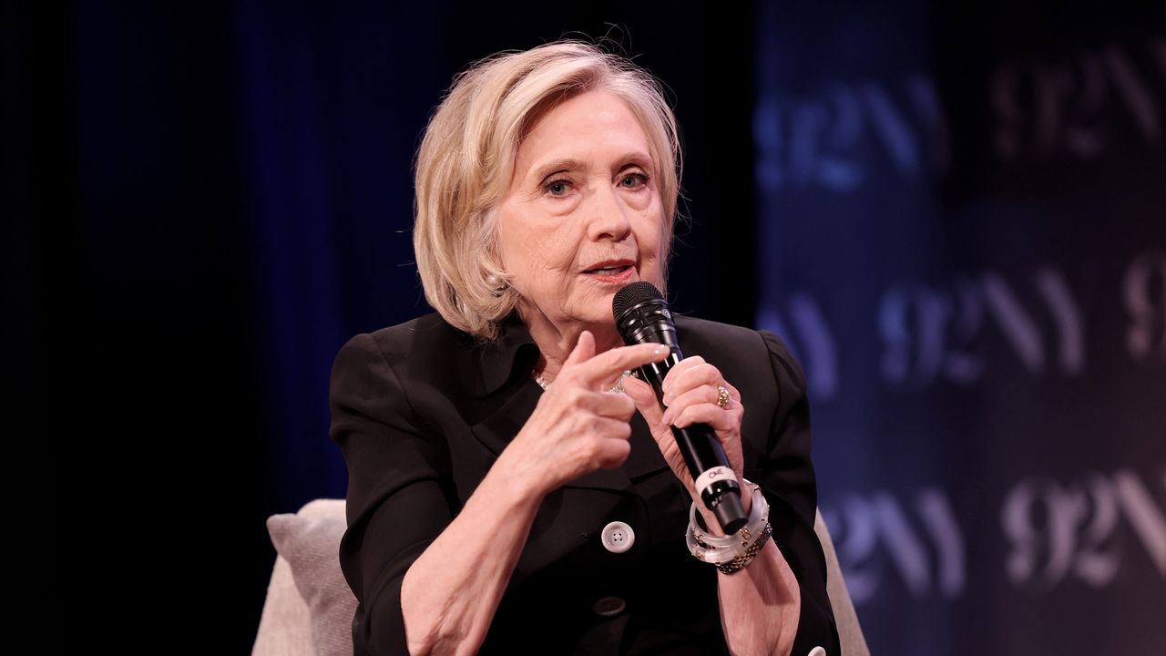Remnick_Clinton_GettyImages-2281794555.jpg