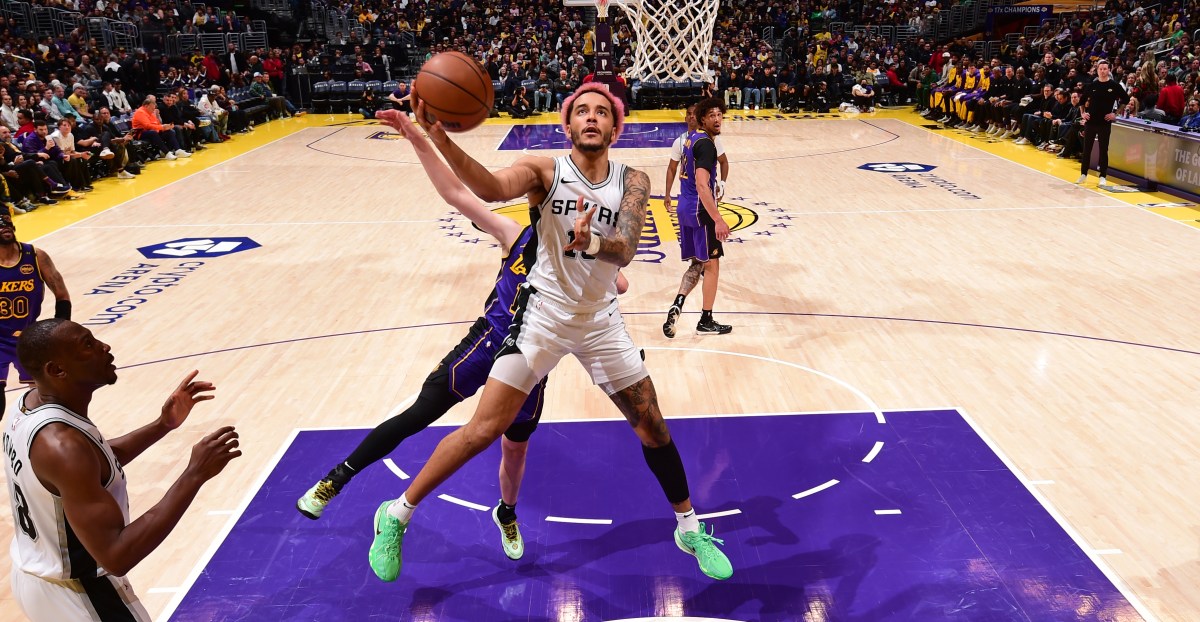 Spurs-Aim-to-Bounce-Back-Against-Lakers-Amidst-Injury-Concerns.jpg